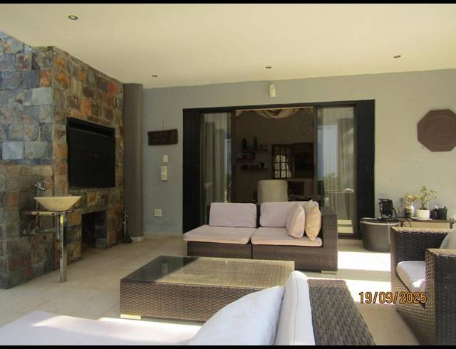 4 BEDROOM HOUSE FOR SALE IN FONTAINEBLEAU